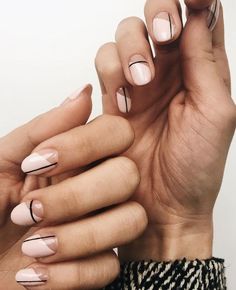 Neutral Nail Art Designs, Neutral Nail Art, Subtle Nail Art, Space Nails, Nude Nail Designs, Subtle Nails, Minimalist Nail Art, Nails Matte, Modern Nails