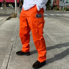 These are a dope anchor for a fly fit. Test your creativity and see what you can put together with these. The AYV Classic Rectangle Patch above the left cargo pocket is the stamp of approval. You can adjust the bottoms and the waist. Fully functional flyness. Pants Large, Small Waist, Character Outfits, Cargo Pants, Parachute Pants, Camo, Sweatpants, Orange, Pants