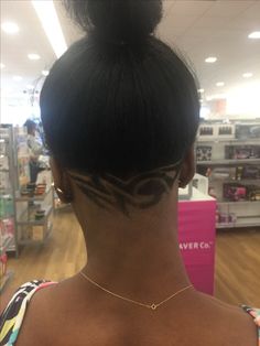 Undercut Unique Undercuts For Women, Undercut Styles For Black Women, Undercut Black Women Nape, Undercut Ideas For Black Women, Undercut Inspo Women, Cute Undercut For Women, Undercut Hairstyles Women Black, Undercut For Black Women