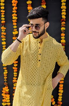 Yellow Kurta Men For Haldi, Haldi Photoshoot, Lucknowi Kurta, Haldi Ceremony Outfit, Haldi Dress, Kurta Pajama Men