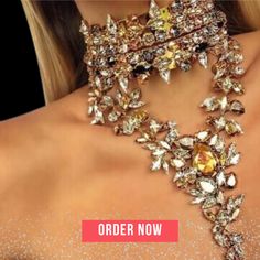 Choker Ideas, Kalung Choker, Reality Shifting, Body Chains, Crystal Choker Necklace, Solitaire Pendant Necklace, Necklace Sets, Diy Body, Crystal Choker