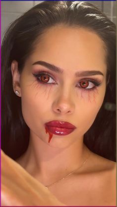 Vampire Makeup Looks, Vampire Makeup Halloween, Vampy Makeup, Cute Halloween Makeup