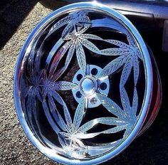 Sick wheels Girly Car Accessories, Car Deco, Yantai, Cool Car Accessories, Pimped Out Cars, Girly Car, Rims For Cars, Cute Car Accessories, Car Mods