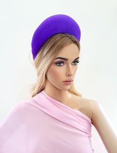 Presenting a beautiful soft sheen satin covered headband, which is 4 cms in width at the widest part and with 6 cms deep padding - approximately.  This is a matador style band with a high domed padding.  This design has recently been purchased by American VOGUE and can now be seen in Elle UK online check out the instagram post: https://www.instagram.com/p/Bt3Eq7vAtAX/?utm_source=ig_web_button_share_sheet If you would like the design customising at all, please get in touch with me and I will be d Custom Headbands, Online Checks, Padded Headband, Pearl Headband, Stretch Satin, Colour Star, Spanish Style, Color Swatches, Hair Accessories Headbands