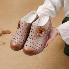 Shipping: Worldwide Express Shipping AvailableDelivery time: 7-15Days Fast ShippingReturns: Fast refund, 100% Money Back Guarantee. Summer Clogs, Comfortable Ballet Flats, Flower Sandals, Floral Heels, Leather Flower, Cross Training Shoes, Leather Flowers, Women's Slippers, Women Sandals