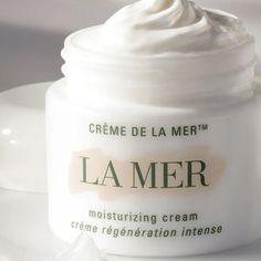 La Mer Creme De La Mer The Moisturizing Cream 100ml 3.4oz New Sealed Retail $570 3 Boxes Available, Price Is Per Box 100% Authentic So Much More Than A Moisturizer. With A Heart Of Miracle Broth, Crme De La Mer Helps Heal Dryness And Energizes Repair To Unlock A World Of Rejuvenation. - A Lifted Look. A Firmer Feel. An Anti-Aging Transformation - Helps Heal Dryness. Skin Feels Soft, Supple And Smooth - Enhances Elasticity For A Resilient Look - Visibly Diminishes Global Lines And Wrinkles - Soot La Mer Cream, Chanel Hydra Beauty, La Mer Moisturizing Cream, Estee Lauder Advanced Night Repair, Advanced Night Repair, Affordable Skin Care, Hydrating Cream, Moisturizing Cream, Luxury Skincare