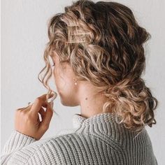 Short Blonde Curly Hair, Hair Romance, Blonde Curly Hair, Blonde Curls, Scene Hair, Short Curly Hair, Natural Curls, Ponytail Hairstyles, Curly Hair Styles Naturally