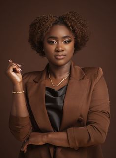 Professional Headshots Black Women Business Portrait, Power Pose Photoshoot, Black Women Professional Headshots, Black Woman Headshots, Professional Headshots Black Women, Powerful Women Photoshoot Ideas, Shoot Ideas Black Women, Simple Headshots, Headshots Black Women