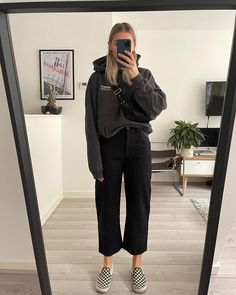 Feminine Utilitarian Fashion, German Street Fashion, Seattle Aesthetic Outfit, German Street Style, Sunday Clothes, Everyday Casual Outfits, Warm Dresses, Future Outfit, Alternative Outfits