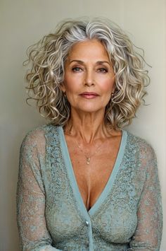 Prove that age is just a number with these 20 long hairstyles for women over 60, embracing the freedom and joy of expressing your true self through your hair. Wavy Hairstyles For Round Faces, Curly Hairstyles Over 50, Grandma Hairstyles, Long Hair Older Women, Short Bobs, Grey Curly Hair, Medium Length Curly Hair, Medium Hair Styles For Women, Grey Hair Inspiration