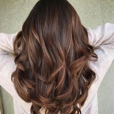 10 tonos chocolate perfectos para un look natural Mocha Color Hair, Light Brown Balayage, Mocha Hair, Rambut Brunette, Brunette Ombre, Chocolate Brown Hair Color, Brunette Balayage, Balayage Blonde, Brown Balayage