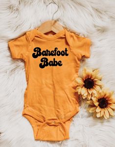 Hippie Baby Clothes, Fam Goals, Flower Child Hippie, Sunflower Nursery, Boho Sunshine, Hippie Kids, Hippie Baby, Hippie Movement, Wild Baby