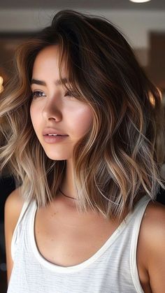 Short Lob Haircut Brunettes, Lob Aline Haircut, Medium Layered Hair Round Face, Messy Lob With Curtain Bangs, Mid Hair For Round Face, Lob Haircut On Round Face, Short Hairstyle Women Long Bob, Medium Length Haircut Textured Layers, Shoulder Length Bob Balayage