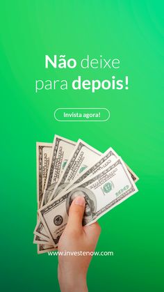 a person holding money in their hand with the caption'nao dexe para depois '