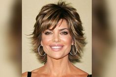 Celebrity Short Hair, Lisa Rinna, Medium Length Hair With Layers, Shag Hairstyles, Feathered Hairstyles