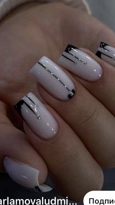 Fancy Nail Art, Romantic Nails, Nude Nail Designs, Beige Nails, Black Nail, Pretty Nail Art, Heart Nails