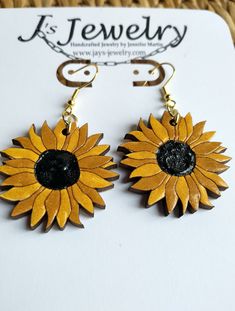 Wood earring shaped sunflower. Coated in with a golden resin to accent the multicolored yellow petals. Finished off with a textured center and stainless steel ear wire. Yellow Petals, Wood Earring, Wood Earrings, Star Earrings, Ear Wire, Jewelry Ideas, Jewelry Earrings Dangle, Etsy App, Selling On Etsy