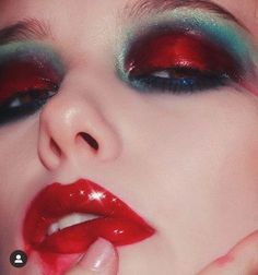 Unhinged Fashion, Jane Makeup, Airbrush Clothes, Makeup Drawing, Learn Makeup, Avant Garde Makeup, Dope Makeup, Edgy Makeup, Gothic Makeup