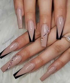 Occasion Nails, Mauve Nails, Black Tips, Halloween Acrylic Nails, Long Acrylic Nail Designs, Pedicure Manicure, Studded Nails, Pretty Nail Designs