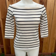 Measurements Laying Flat Chest 16.5" Waist 16.5" Hips 18.5" Length 16.5" Flat Chest, Ann Taylor Loft, Ann Taylor, Sleeve Top, Top Shirt, White And Black, Loft, Womens Tops, Black And White