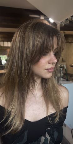 Rockstar Haircuts Women, Rockstar Girlfriend Hair, Shag Short, Rockstar Hairstyles, Honey Blond, Long Shag Haircut, Haircuts For Long Hair With Layers