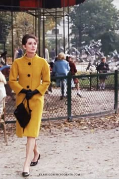 audrey hepburn charade outfits 1960s Inspired Outfits, Audrey Hepburn Charade, Blue Outfit Winter, Early 60s Fashion, Winter Vacation Outfits, Cocktail Party Fashion, Vacation Outfits Women, 1960 Fashion