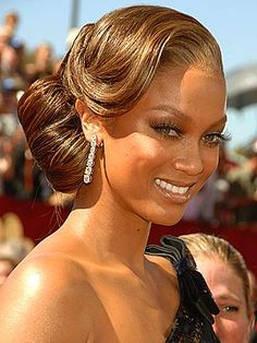 Love the 1940s wave Sanggul Modern, Prom Hair Updo, Tyra Banks, Glam Hair, Hairstyle Look, Hair Updo, Wedding Hair And Makeup, Vintage Hairstyles