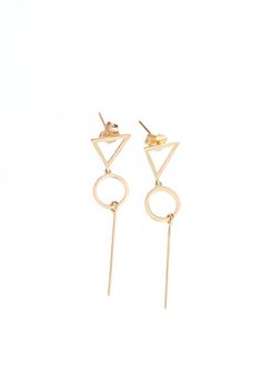 FREE SHIPPING, 14k yellow solid gold triangle earrings. It can be produce 14k rose gold and white gold. DETAILS Earring length is approx. 4cm (1,57inch). MATERIALS All our jewelry are made of 14 karats solid gold. We like to use yellow gold, white gold and rose gold to please your color of choice. Use the drop-down material menu to find your favorite option. PACKAGING This earring is carefully packaged in a nice and elegant gift box. PRODUCTION TIME Each earrings are handcraft to order and takes Triangle Yellow Gold Earrings For Gift, Gold Earrings Aesthetic, Aesthetic Earrings, Gold Chain Choker, Gold Triangle, Triangle Earrings Stud, Earrings Aesthetic, Dainty Choker, Earrings Rose Gold