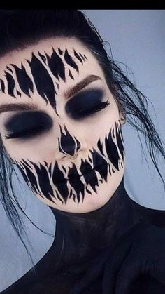 Rocker Makeup Looks, Creepy Clown Makeup, Ghost Makeup, Creative Halloween Makeup, Scary Clown Makeup, Creepy Halloween Makeup