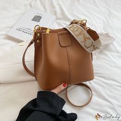 Bird in Bag - Popular bags new bags female bags retro design crossbody fashion shoulder bucket bag Female Bags, New Bags, Popular Bags, Street Trends, Bird In Bag, New Bag, Retro Design, Bucket Bag, Street Style