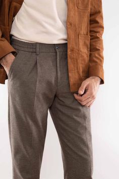 Beige Pleated Trousers, Trousers Outfit Men, Men's Capsule Wardrobe, Mens Taper, Trouser Outfit, Warm Beige, Pleated Trousers, Wool Trousers, Clothes Ideas