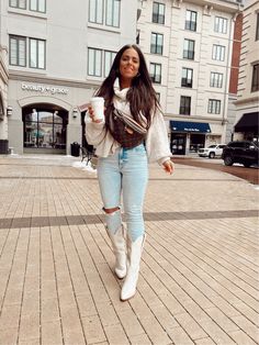 Outfits With White Western Boots, Cream Cowboy Boots Outfit Winter, Steve Madden Cowboy Boots Outfit, Outfits With Western Ankle Boots, Winter Outfit With Cowboy Boots, Cold Weather Cowboy Boots Outfit, White Cowgirl Boots Outfit Fall, White Cowgirl Boots Outfit Winter, Winter Outfits With Cowgirl Boots