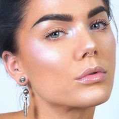 Prepare to frolic down a runway of clouds, leaving a trail of glitter in your wake Holographic Lipstick, Maquillaje Cut Crease, Holographic Makeup, Buy Makeup, Glitter Texture, Look Rose, Linda Hallberg, Magical Makeup