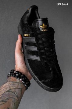 Football Casuals, Adidas Shoes Mens, Fashion Idol, Fashion Shoes Sneakers, Sneakers Men Fashion, Adidas Superstar Sneaker, Adidas Shoes, Me Too Shoes