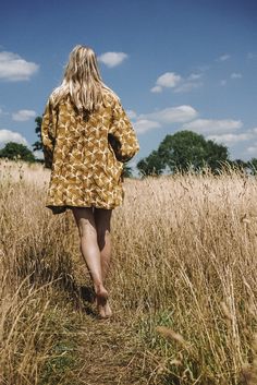 Thoughtfully designed by Emily, in the UK, ethically handcrafted in India. We are obsessed with these gorgeous kimono tops that can be thrown on top of any outfit for a little extra warmth and style! 100% naturally plant dyed and dabu printed on 100% linen. Squared 3/4 length arm, open boxy style jacket with deep pockets. Unisize: waist 24"-40", length 30" CARE Caring for naturally dyed clothing is a little different to synthetically dyed clothing. As each item is hand dyed using traditional blo Kimono Tops, Dabu Print, Soap Nuts, Printed Jacket, Open Jacket, Dyed Linen, Plant Dyes, Dyeing Process, Naturally Dyed