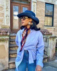 Co_bee Afrotech Outfits, Total Look Jean, Cowgirl Boots Outfit Black Women, Clothing Styles Women, Outfit Ideas Dubai, Spring Outside, Brunch Outfits Fall, Fashion Catwalk, Look Jean