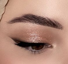 Quinceanera Makeup, Maquillage On Fleek, Prom Eye Makeup, Glitter Eye Makeup, Eye Makeup Pictures, Smink Inspiration, Pinterest Makeup, Makijaż Smokey Eye, Makeup Eye Looks