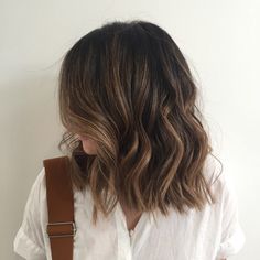 Short Hair Partial Highlights, Natural Brunette, Brown Hair Inspo, Short Brown Hair, School Hair, Brunette Balayage Hair, Short Hair Balayage, Balayage Brunette