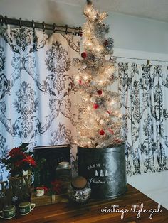 Vintage Christmas DIY For the Holidays | Vintage Style Gal