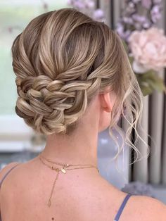 Easy Wedding Hairstyles, Prom Ponytail Hairstyles, Sanggul Modern, Braid Updo, Prom Hair Down, Simple Wedding Hairstyles