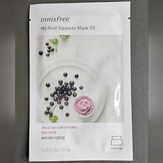 Bnip Innisfree (Korean) Face Sheet Mask Acai Berry Using The Innisfree My Real Squeeze Mask Is A Simple And Enjoyable Process. After Cleansing Your Face, Unfold The Mask And Carefully Apply It To Your Face, Smoothing Out Any Air Bubbles. Leave It On For 10-20 Minutes, Allowing The Essence To Penetrate Deeply Into The Skin. After Removing The Mask, Gently Pat The Remaining Essence Into The Skin Until Fully Absorbed. With Its High-Quality Ingredients And Convenient Application, The Innisfree My Re Innisfree My Real Squeeze Mask, Innisfree Skincare, Korean Face, Face Sheet Mask, Acai Berry, Skin Care Mask, Sheet Mask, The Mask, Air Bubbles