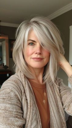 Bang Hairstyles, Ice Blonde Hair, Older Women's Hairstyles, Haircuts For Medium Length Hair, Sophisticated Hairstyles, Grey Hair Inspiration, Timeless Looks, Haircuts For Women Over 50, Modern Mullet