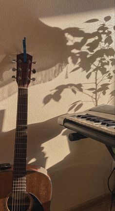 Гитара и клавиши Guitar And Keyboard Aesthetic, Guitar Piano Aesthetic, Guitar Asethic, Practicing Guitar Aesthetic, Learn Guitar Aesthetic, Guitar Asthetic Picture, Music Asthetics Photos, Guitar And Piano Aesthetic, Learning Guitar Aesthetic