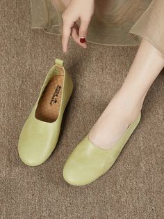 Upper Material: Cowhide/Calf Sole Material: Rubber Heels: Flat Toe: Round Toe Closure Type: Slip-On Gender: Female Lining Material: Pigskin Heel Height: 2cm Season: Summer Weight: 980 gram #flats #leather #shoes #summer Green Flat Heel Slip-ons For Spring, Green Slip-ons With Leather Sole And Round Toe, Comfortable Green Slip-ons For Spring, Green Flat Heel Slip-ons, Casual Green Flats With Flat Heel, Green Leather Flats For Spring, Spring Green Leather Flats, Casual Green Flats With Rubber Sole, Green Casual Flat Heel Slip-ons