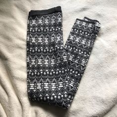 Nwot Patterned Leggings Amazing Quality & Condition Forever 21 Stretch Black Pants, Forever 21 Black Stretch Pants, Patterned Leggings, Forever 21 Pants, Colorful Leggings, Pant Jumpsuit, Forever 21, Pants For Women, Leggings