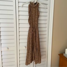 Who What Wear Dress Xs Nwot. Smoke Free Pet Free Home Sleeveless Brown Maxi Dress For Fall, Who What Wear, Dresses Xs, Black And Brown, Midi Dress, Womens Dresses, Pet, Women Shopping, How To Wear