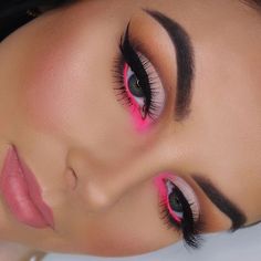 Neon Looks, Machiaj Smokey Eyes, Rosa Make-up, Mascara Hacks, Drag Make-up, Makeup Tip, Neon Makeup