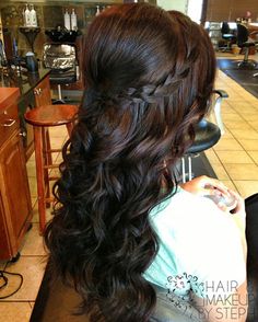 Soft Curls/Waves with halfway up Braid and Poof - Perfect for the Renaissance Faire! :) Mehndi Hairstyles, Hairstyle Long, Braids With Curls, Grow Hair Faster, Edgy Hair, Homecoming Hairstyles, Grow Hair, Hair Dos