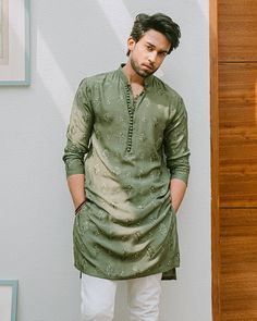 Man Dress Design, Indian Wedding Clothes For Men, Stylish Men Wear, Mens Winter Fashion Outfits, Mens Casual Suits, Stylish Mens Suits