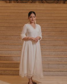 Onam Dress Ideas, White Anarkali Dress, Ahaana Krishna, Onam Dress, Cotton Dress Pattern, Pretty Dresses Casual